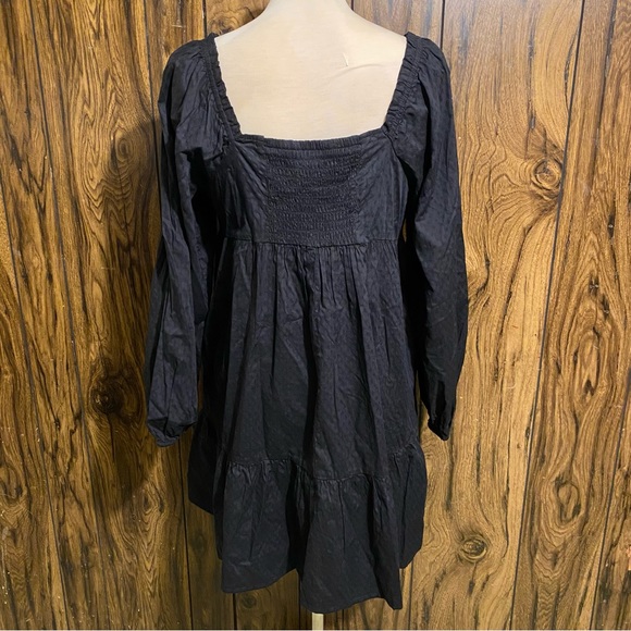 Universal Thread Black Balloon Long Sleeve Shift Dress - Picture 8 of 10